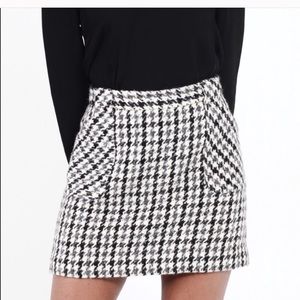 J CREW⭐️houndstooth sz 2 skirt black and gray